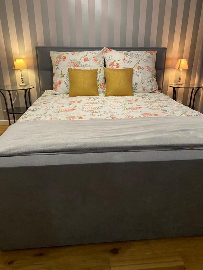 Apartament Odpoczynek Lägenhet Ustrzyki Dolne Exteriör bild